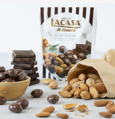 Almendras Bañadas en Chocolate Negro